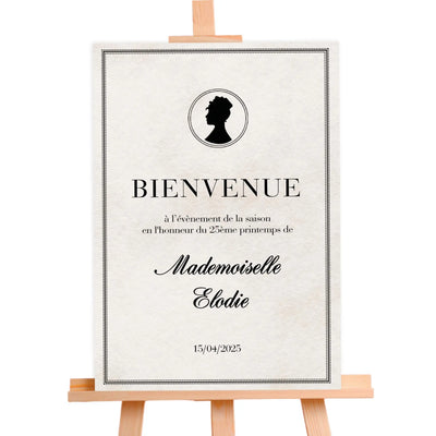 Affiche bienvenue personnalisée anniversaire Bridgerton Lady Whistledown sur chevalet, décoration élégante pour anniversaire femme style chic et raffiné